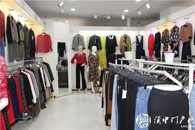 運(yùn)達(dá)九龍商城負(fù)一樓商戶對(duì)運(yùn)達(dá)批發(fā)市場(chǎng)感謝贈(zèng)旗！