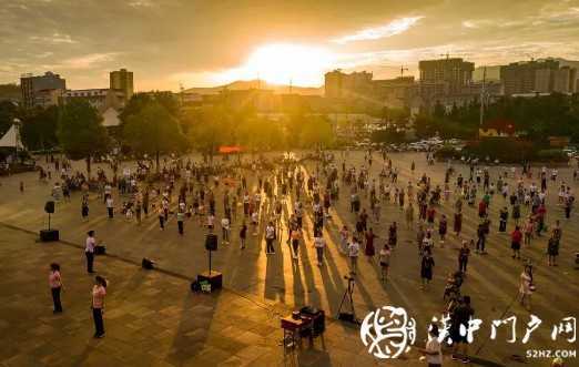 西鄉(xiāng)· 彩霞飄 夕陽紅！