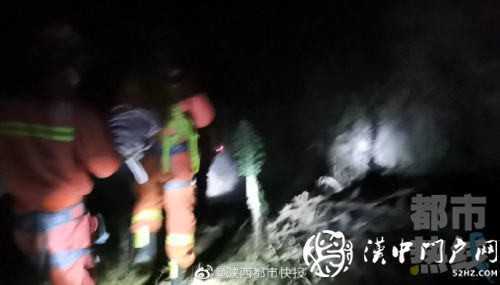 漢中男子進(jìn)山采藥不慎摔傷被困，消防連夜?fàn)I救9小時