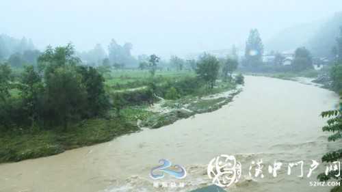 強降雨導致略陽縣部分鄉(xiāng)鎮(zhèn)山體塌方道路受損！