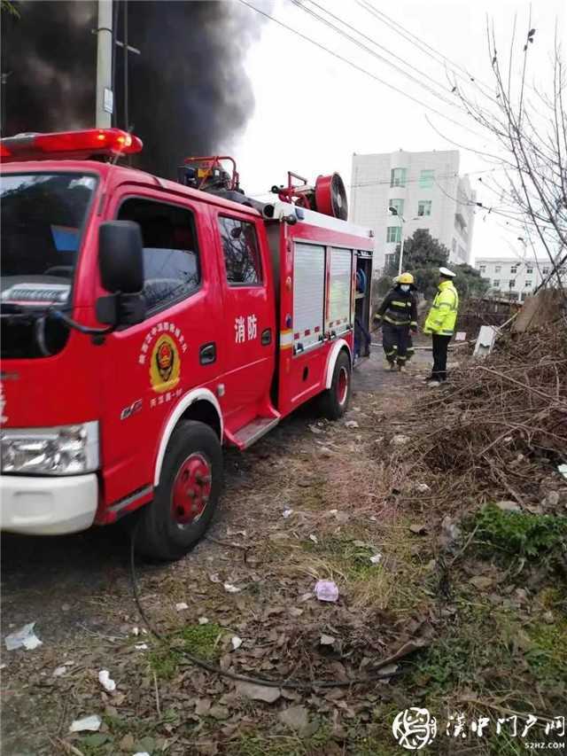 “跟我走！”漢中交警爭分奪秒開辟救火“綠色通道”