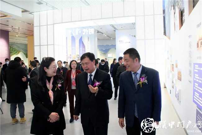 漢中西安融合發(fā)展平臺(tái)揭牌儀式暨漢中市 “小農(nóng)戶對(duì)接大市場(chǎng)”農(nóng)產(chǎn)品展示展銷活動(dòng)在西安舉行！