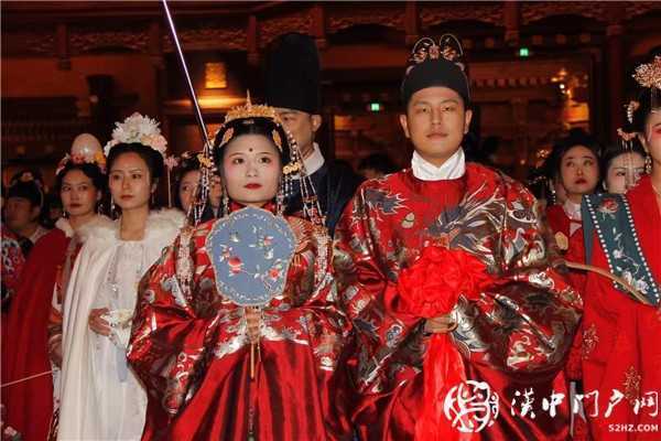 樂享漢服出行 傳承禮儀文化，漢服同袍相約興漢勝境共賞華裳之美