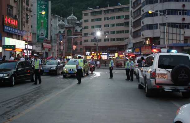 略陽(yáng)縣公安局交警大隊(duì)助力山區(qū)發(fā)展，守護(hù)交通安全