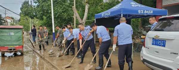 暴雨過(guò)后，寧強(qiáng)全城清淤正忙！