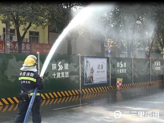 漢中城區(qū)一燃?xì)夤艿辣煌谄?！天然氣大量泄漏，太驚險了！