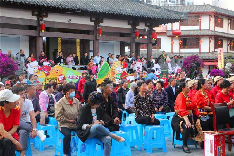 啤酒龍蝦美食嗨翻天！2021褒國(guó)古鎮(zhèn)第三屆啤酒龍蝦節(jié)盛大的啟幕
