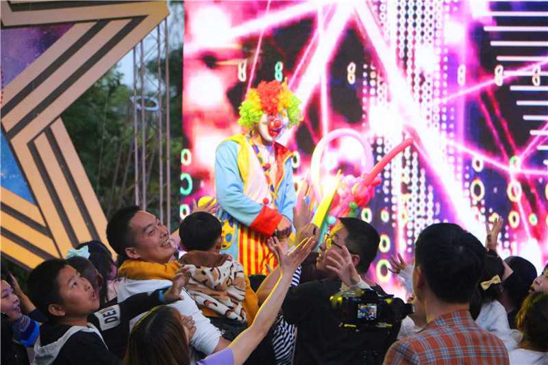 啤酒龍蝦美食嗨翻天！2021褒國(guó)古鎮(zhèn)第三屆啤酒龍蝦節(jié)盛大的啟幕