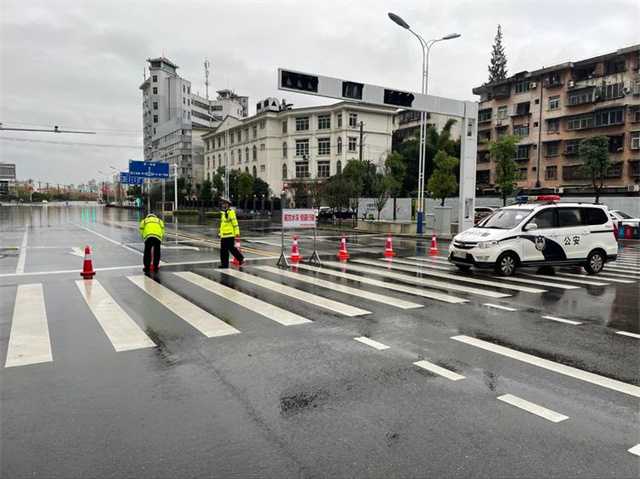 68小時堅(jiān)守！漢中交警大隊(duì)圓滿完成國慶假期道路交通安保任務(wù)"