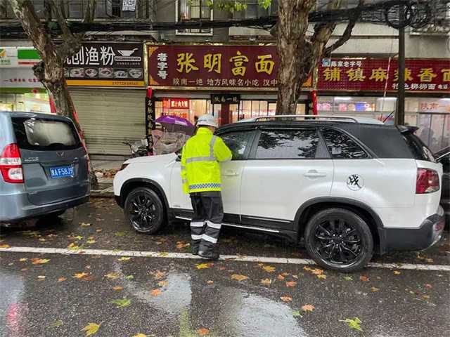 68小時堅(jiān)守！漢中交警大隊(duì)圓滿完成國慶假期道路交通安保任務(wù)"