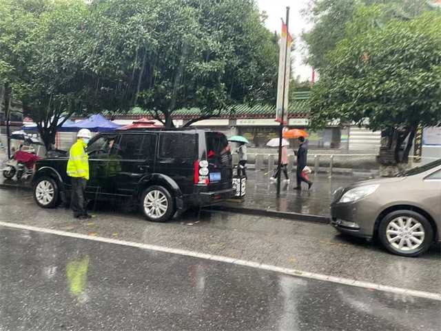 68小時堅(jiān)守！漢中交警大隊(duì)圓滿完成國慶假期道路交通安保任務(wù)"