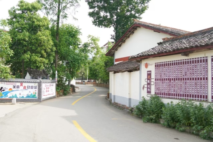 漢臺扎實學(xué)習(xí)運用“千萬工程”經(jīng)驗推動鄉(xiāng)村全面振興