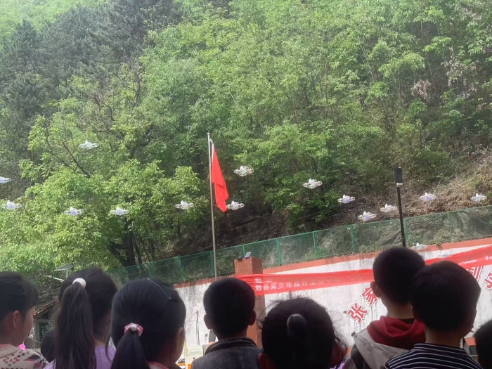 漢中市機(jī)器人編程協(xié)會(huì)愛心捐贈(zèng)點(diǎn)燃山區(qū)孩子的科學(xué)夢(mèng)想