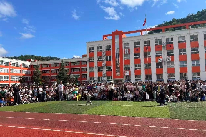 漢中“云課堂”走進(jìn)中小學(xué) 助力城鄉(xiāng)教育均衡發(fā)展