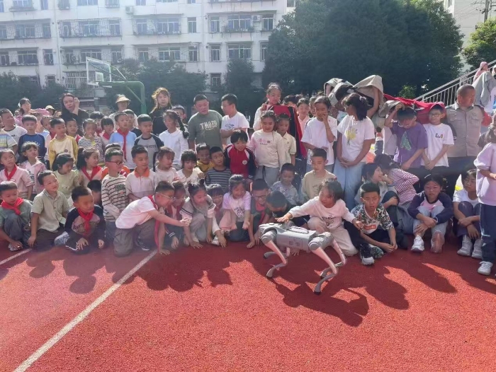 漢中“云課堂”走進(jìn)中小學(xué) 助力城鄉(xiāng)教育均衡發(fā)展