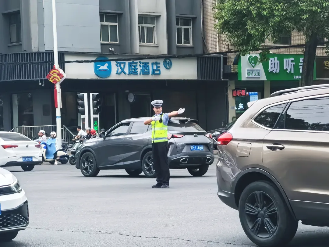 漢臺(tái)：“五四”青年節(jié) 那些堅(jiān)守崗位的“青春力量”