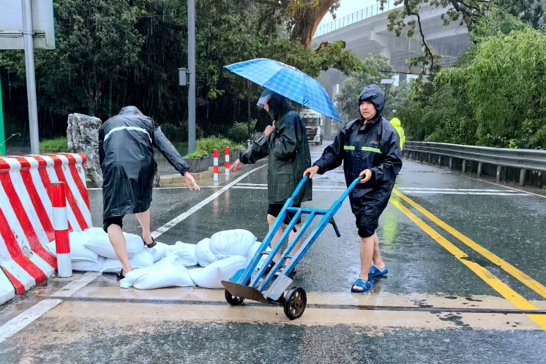 漢中撤離7349戶17513人，多條道路交通管制