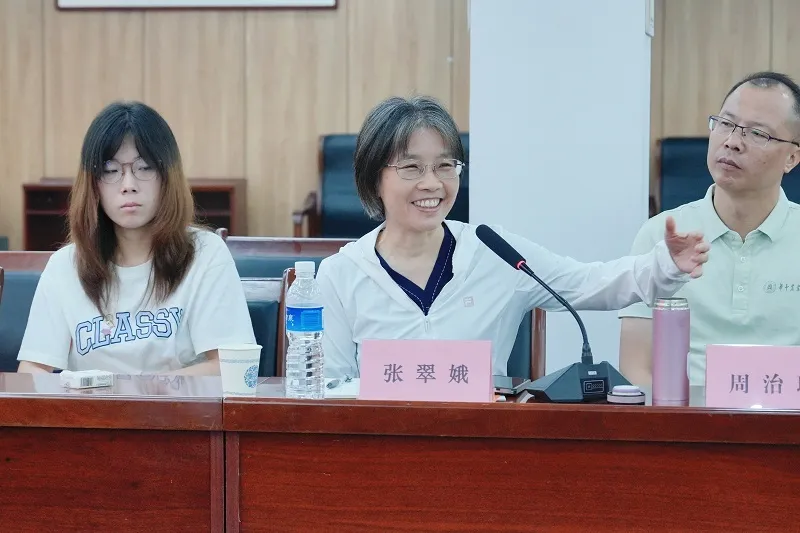 華中農(nóng)業(yè)大學(xué)學(xué)生實(shí)踐團(tuán)走進(jìn)褒國康樂園，讓青春持續(xù)溫暖“夕陽紅”