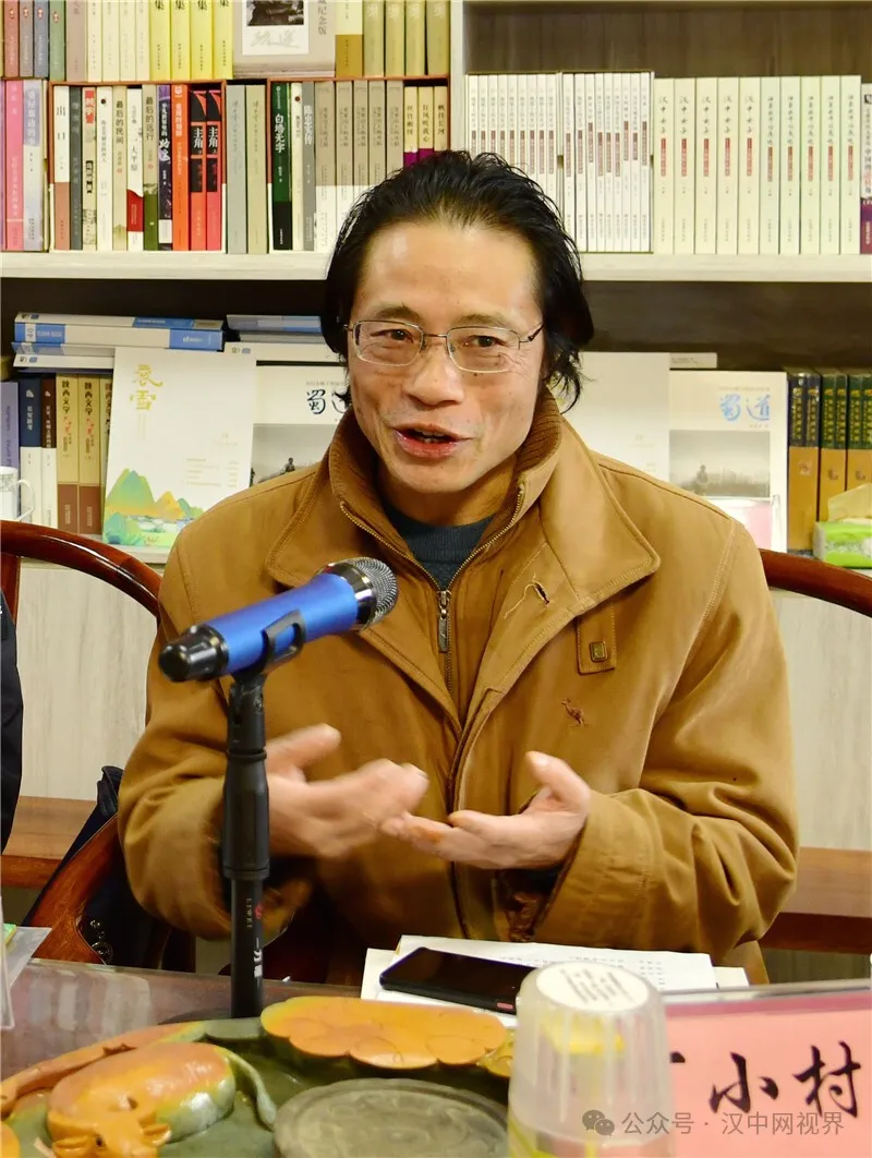 張紀(jì)平攝影新著發(fā)布座談會(huì)召開