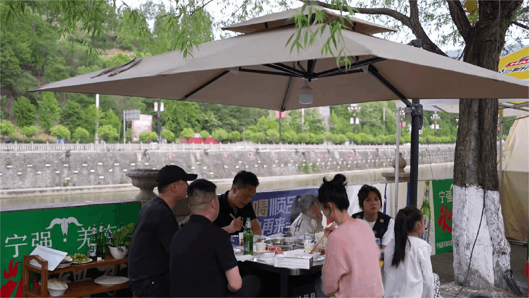 寧強(qiáng)縣第二屆羌族火鍋美食季啟幕！熱辣鮮香點(diǎn)燃漢江源→