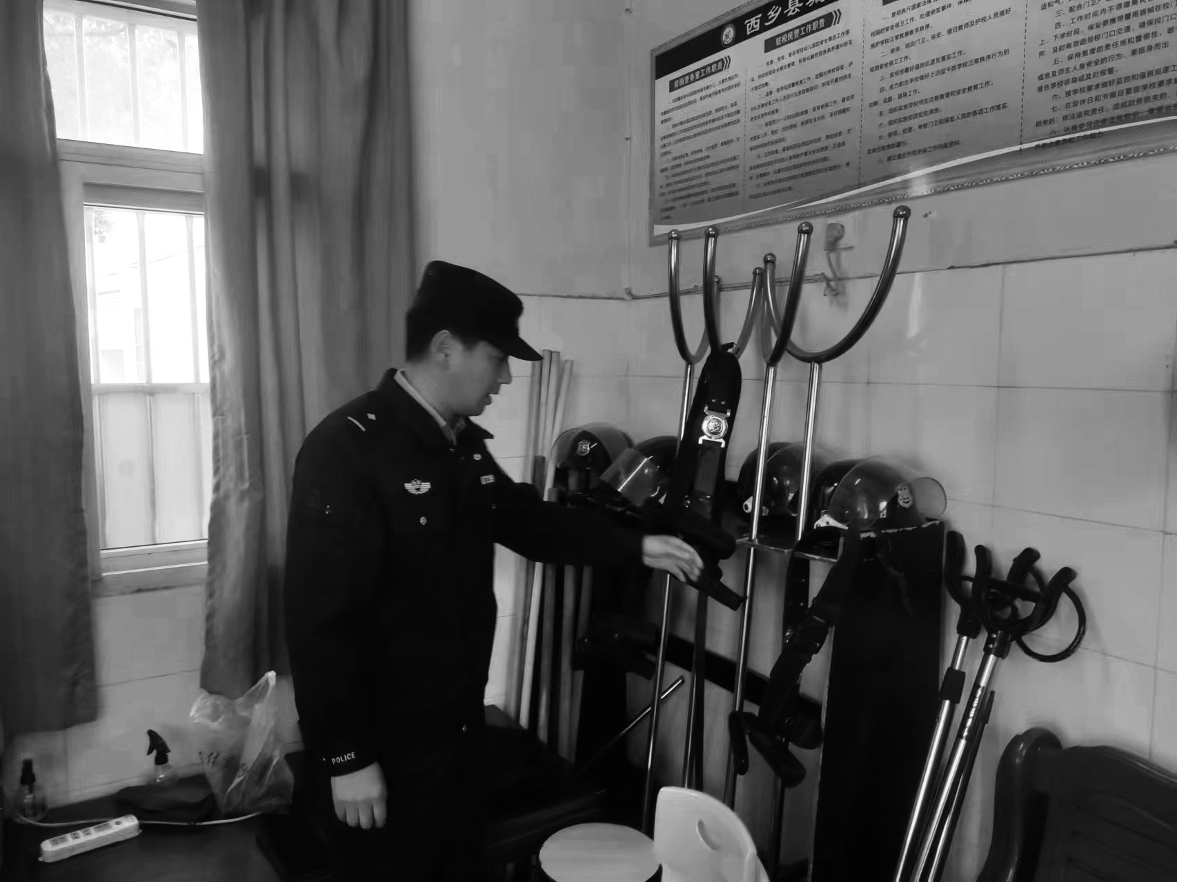 他用身體擋住了刺向群眾的尖刀 同事講述史禮海同志犧牲經(jīng)過(guò)