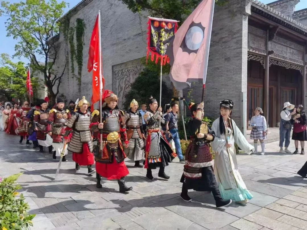 2025“盛世迎華誕·萬人游漢中”漢服嘉年華10月1日啟幕，沉浸式體驗漢韻風華！