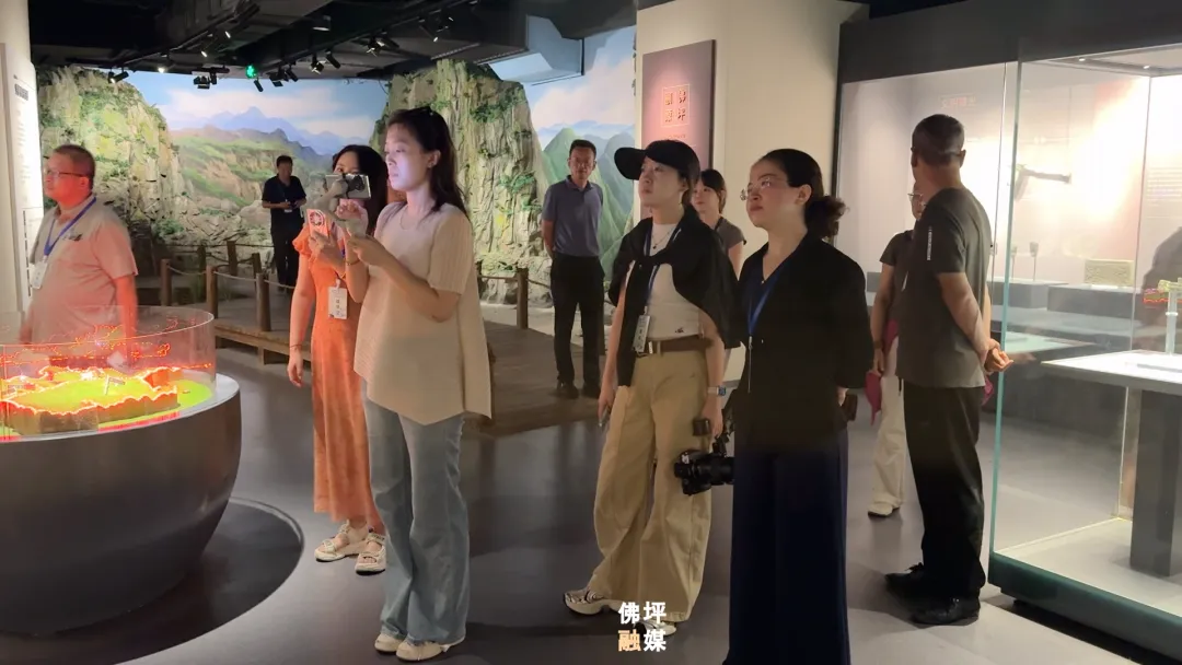 40家中省市網(wǎng)絡(luò)媒體和名人聚集佛坪，為什么→ 做什么→