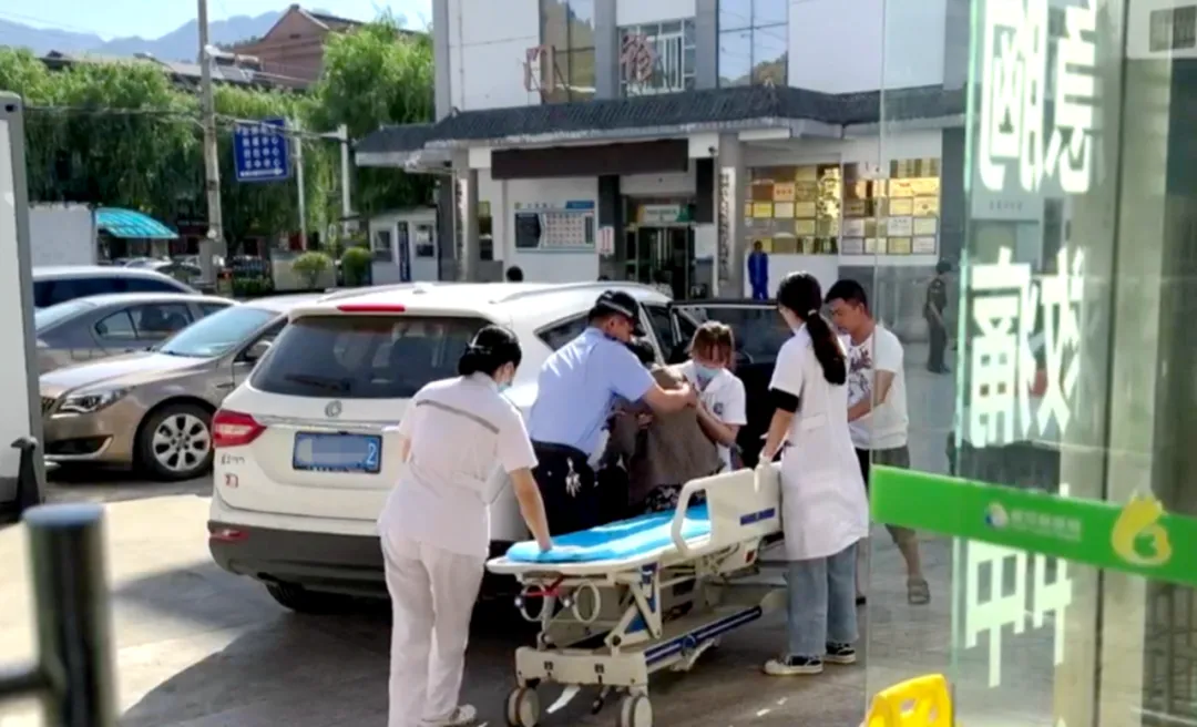 “別怕！跟著警車走，我們來開道”