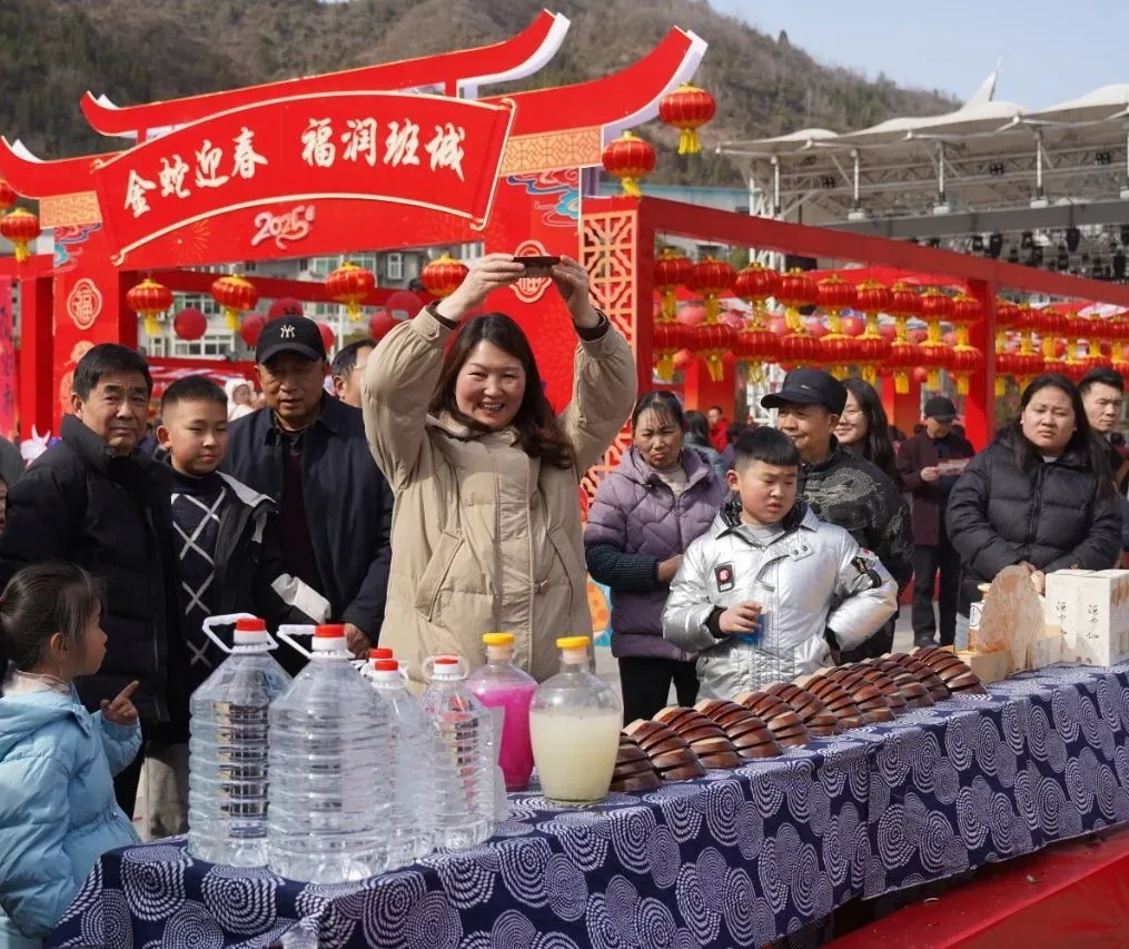 我們的節(jié)日·歡樂中國年丨鎮(zhèn)巴：民俗文化盛宴，同慶喜樂新春！