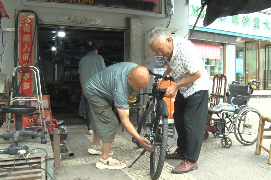 一把鑰匙一份情，漢臺(tái)小巷深處的“快修俠”