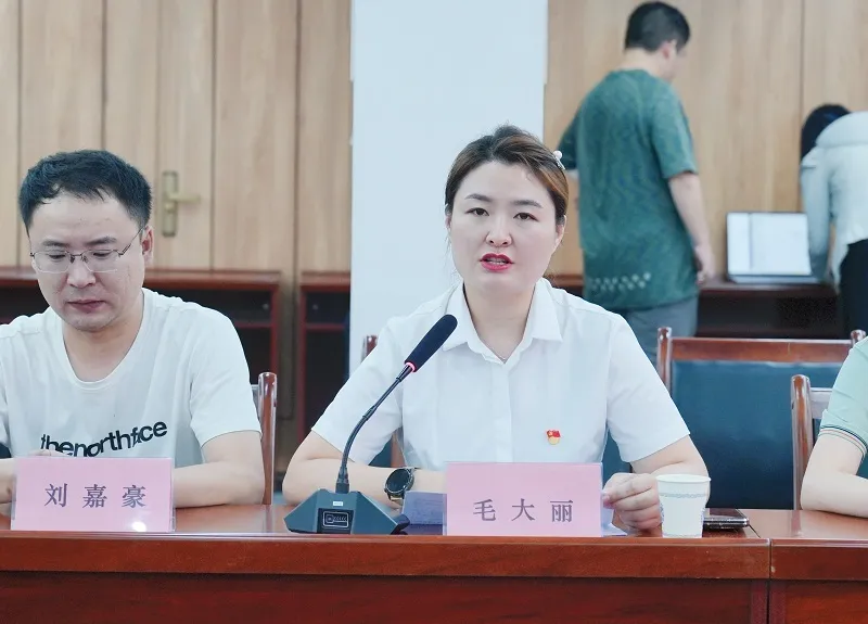 華中農(nóng)業(yè)大學(xué)學(xué)生實(shí)踐團(tuán)走進(jìn)褒國康樂園，讓青春持續(xù)溫暖“夕陽紅”