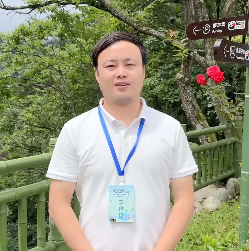 40家中省市網(wǎng)絡(luò)媒體和名人聚集佛坪，為什么→ 做什么→