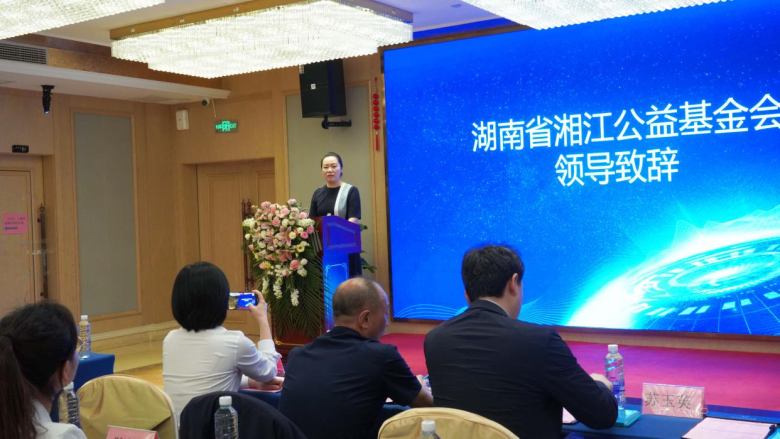 群英薈聚 共話發(fā)展丨漢中愛爾眼科成功舉辦2024年漢中市疑難眼病基層眼科醫(yī)生規(guī)范診療培訓(xùn)暨第二屆眼科專業(yè)委員會(huì)“眼視光與屈光手術(shù)學(xué)組”學(xué)術(shù)論壇圓滿落幕插圖6