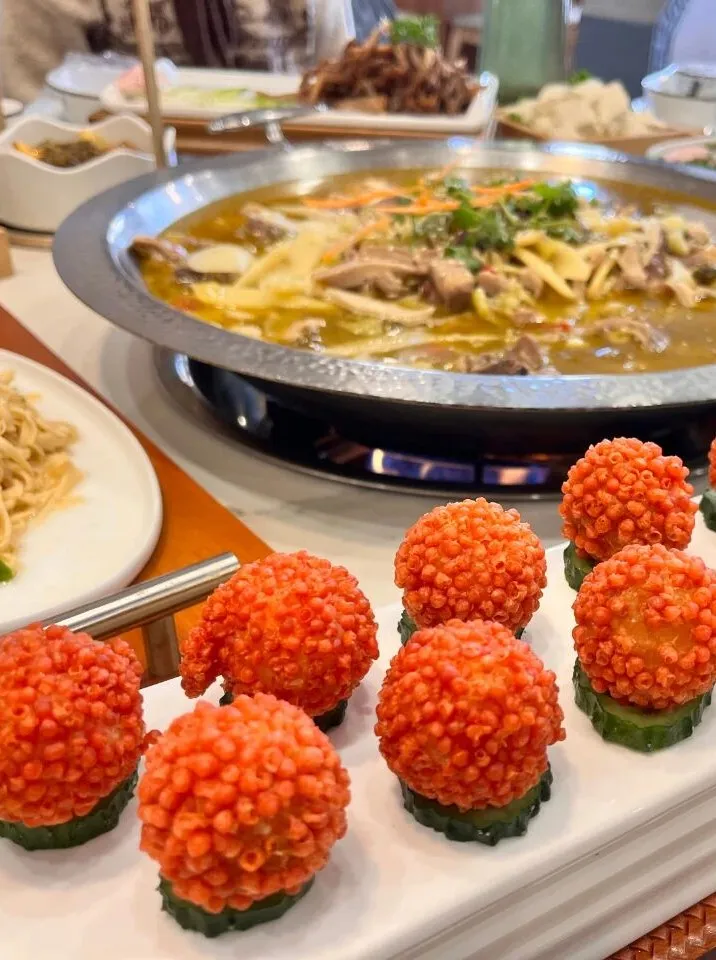 跟著非遺美食游南鄭：酸辣鮮香、肉嫩湯美的泡姜雞。