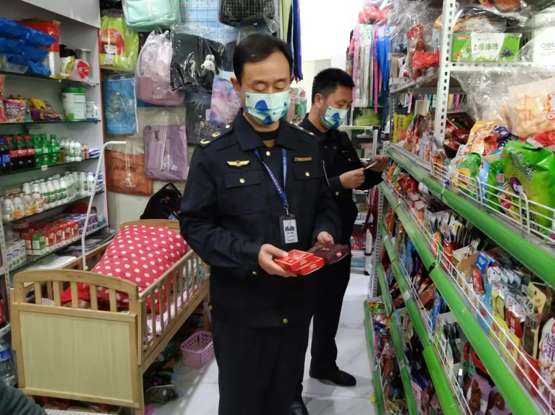 發(fā)現(xiàn)食品安全問題120條！漢中8戶商家被當場處罰
