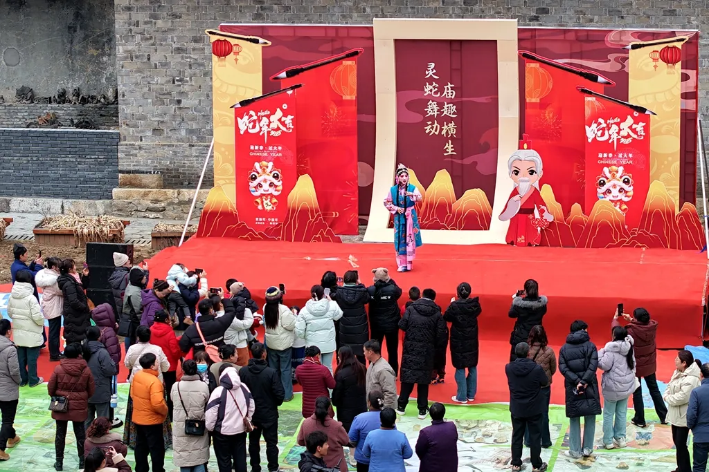 滑雪、戲雪、賞民俗！留壩景區(qū)“上才藝”
