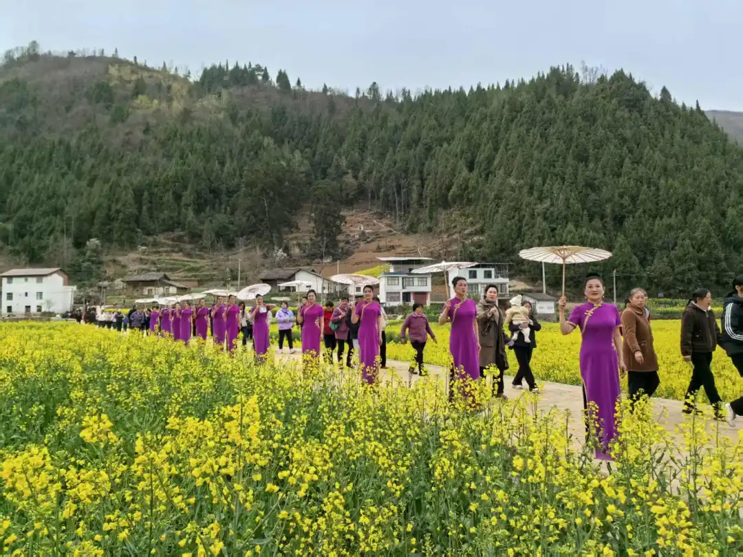 2025年全國春季“村晚”示范展示暨陜南民歌實(shí)景劇《風(fēng)起巴山》首演圓滿落幕！