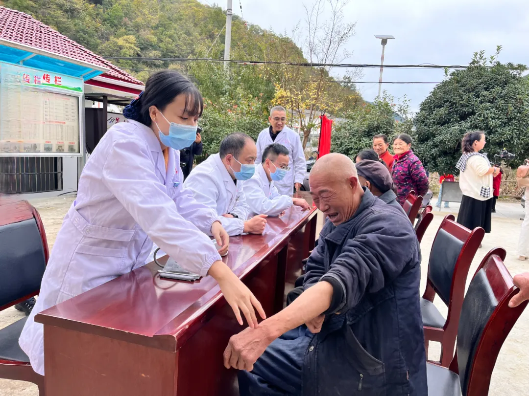 “‘漢’衛(wèi)溫暖·網(wǎng)絡公益我行動”活動成功舉辦