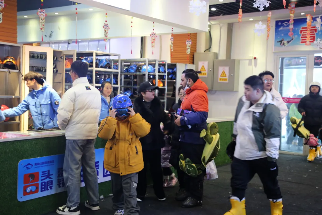 滑雪、戲雪、賞民俗！留壩景區(qū)“上才藝”