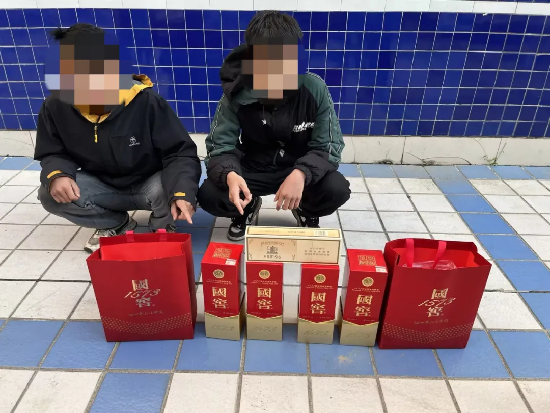 漢中破獲一起盜竊車內(nèi)財物案