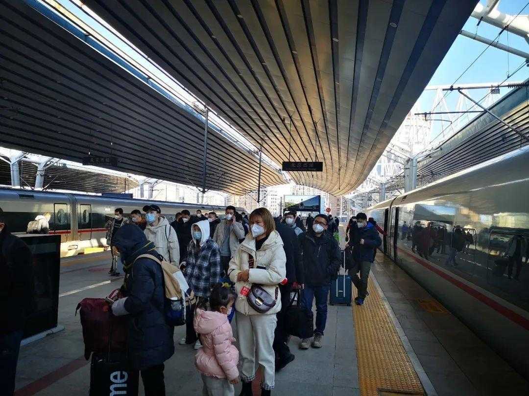事關(guān)春節(jié)返鄉(xiāng)出游、放假開學(xué)、節(jié)后返崗……春運工作方案來了