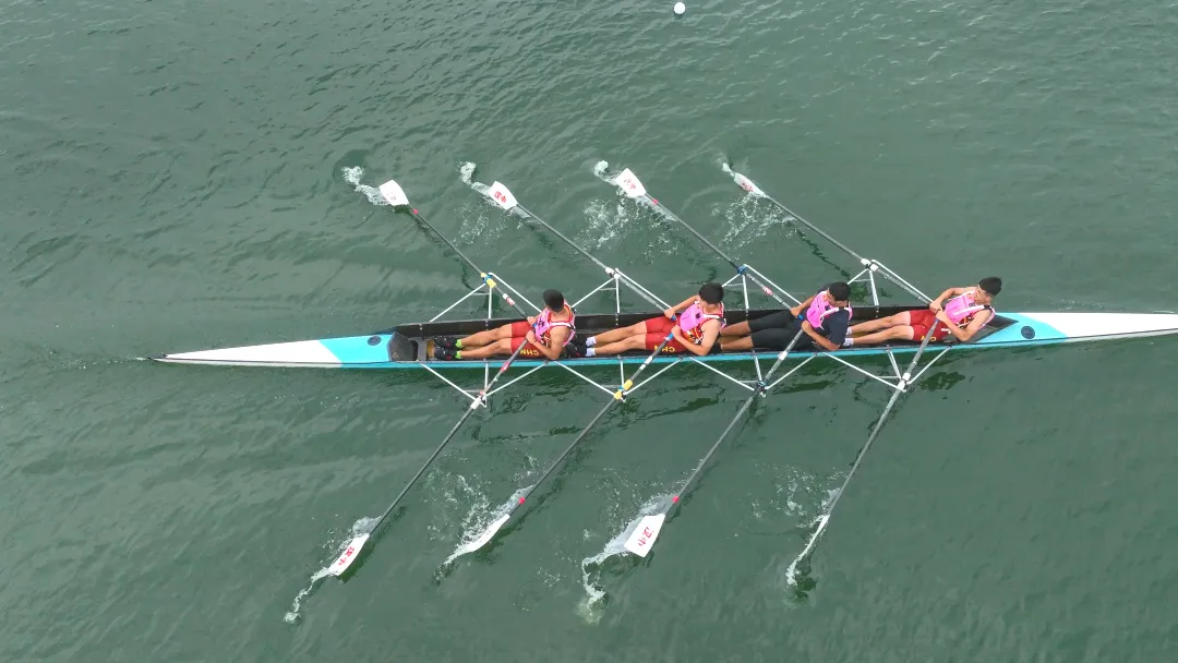 超燃開賽！300余名選手逐浪漢江！