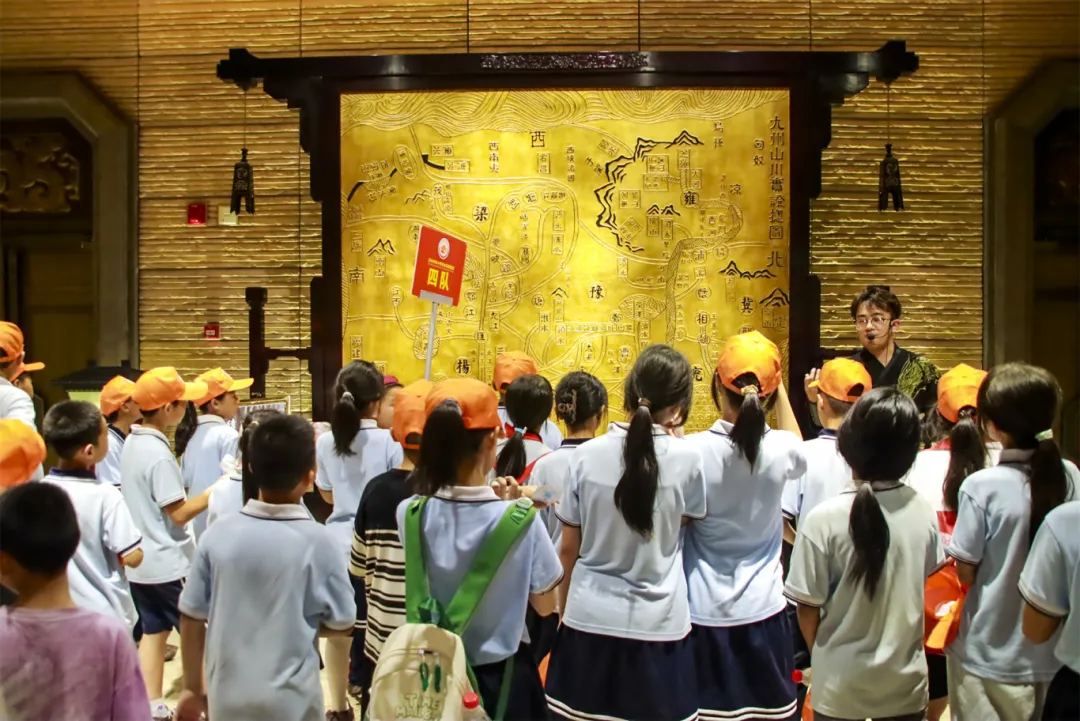 一場特別的研學之旅——漢臺區(qū)開展“未老關愛”鄉(xiāng)村兒童暑期關愛志愿服務活動側記