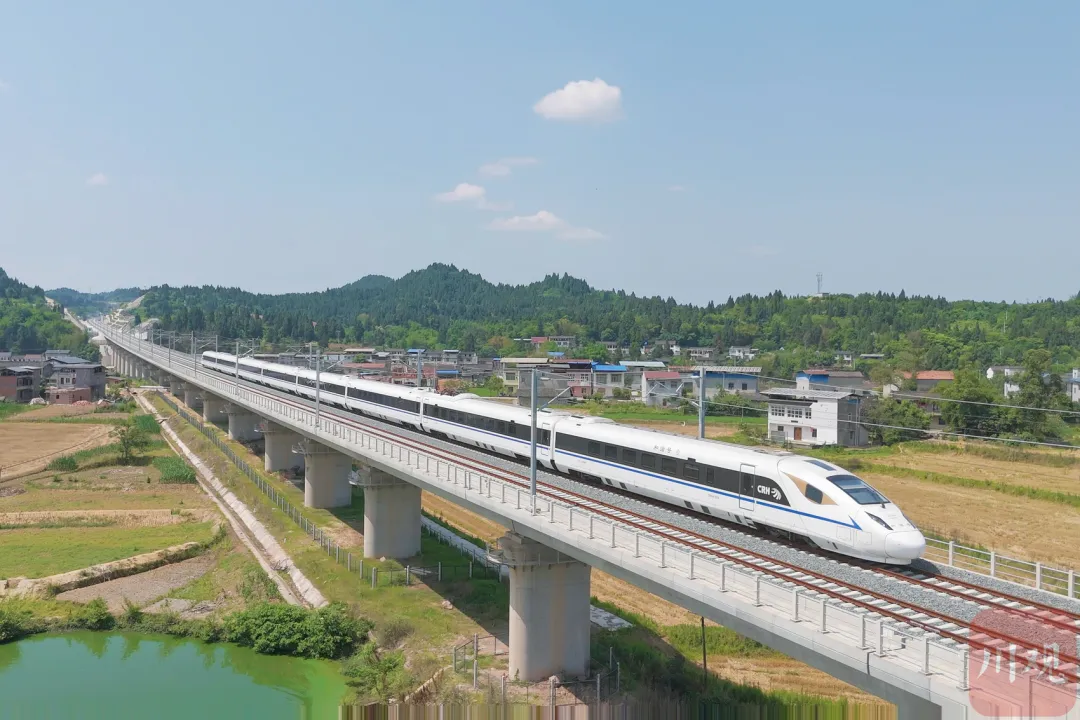 漢巴南鐵路巴南高鐵正式開通運營！