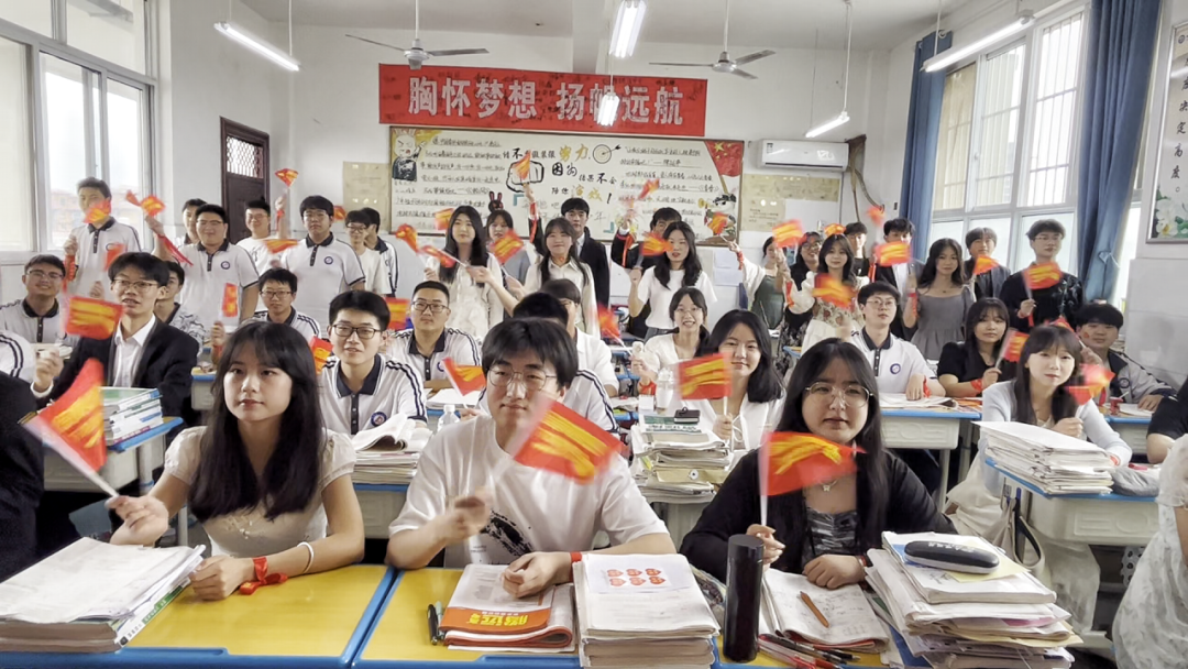 暖心陪伴，傾心護(hù)航！漢中多舉措服務(wù)高考→