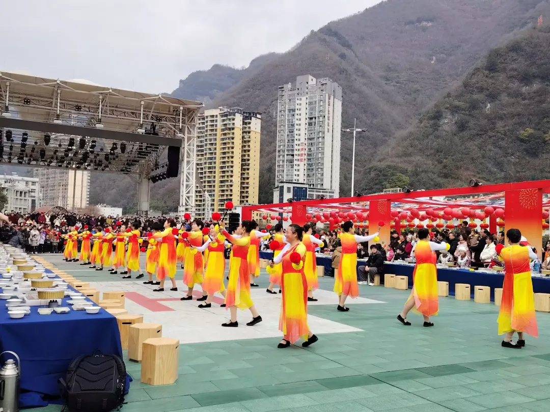 我們的節(jié)日·歡樂中國年丨鎮(zhèn)巴：民俗文化盛宴，同慶喜樂新春！