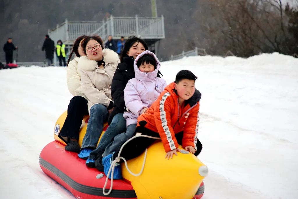 滑雪、戲雪、賞民俗！留壩景區(qū)“上才藝”