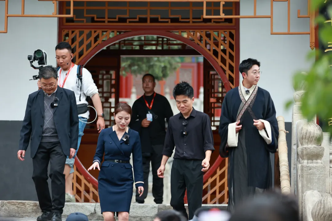 董宇輝漢中站2468萬(wàn)觀看！帶貨6600萬(wàn)！