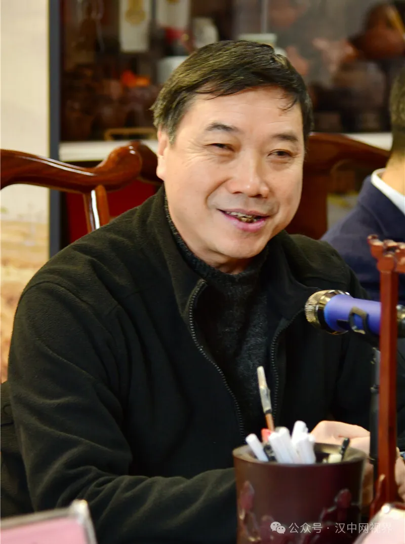 張紀(jì)平攝影新著發(fā)布座談會(huì)召開