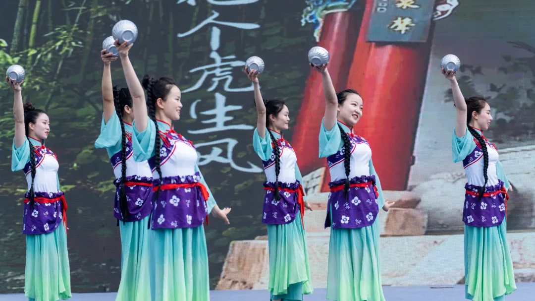 2025漢中鎮(zhèn)巴春日盛宴，解鎖油菜花海文旅新玩法！